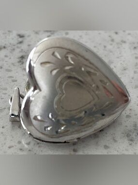 Stunning 925 Sterling Silver Heart Locket Pendant - Elegant Heart